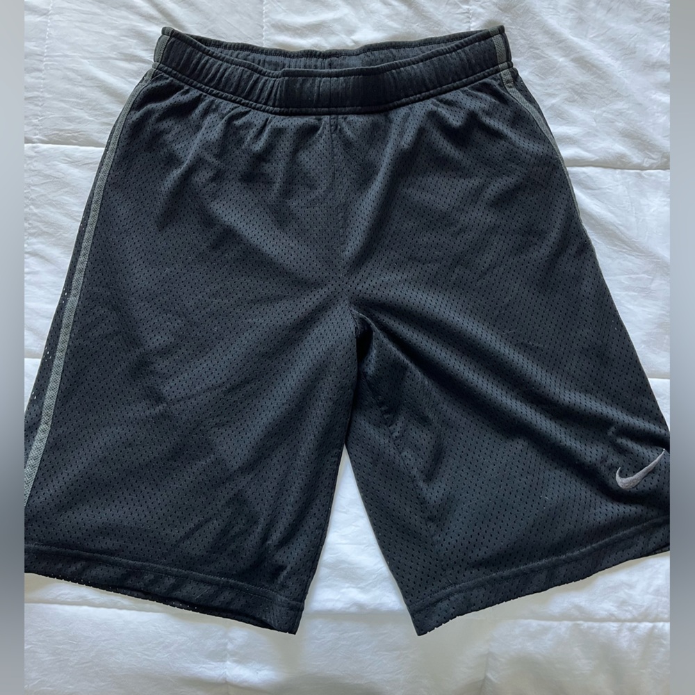 NIKE || Mesh Athletic Shorts